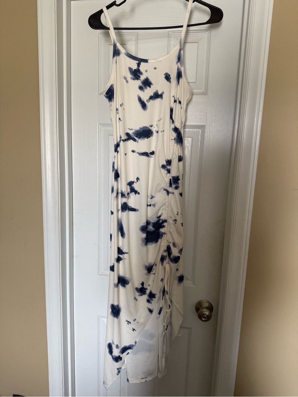 SHEIN White and Navy Tie-Dye Spaghetti Strap Maxi Dress with Side Ruching